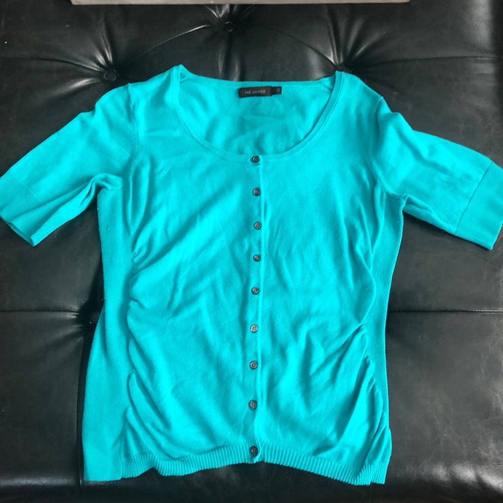 Short sleeve sweater